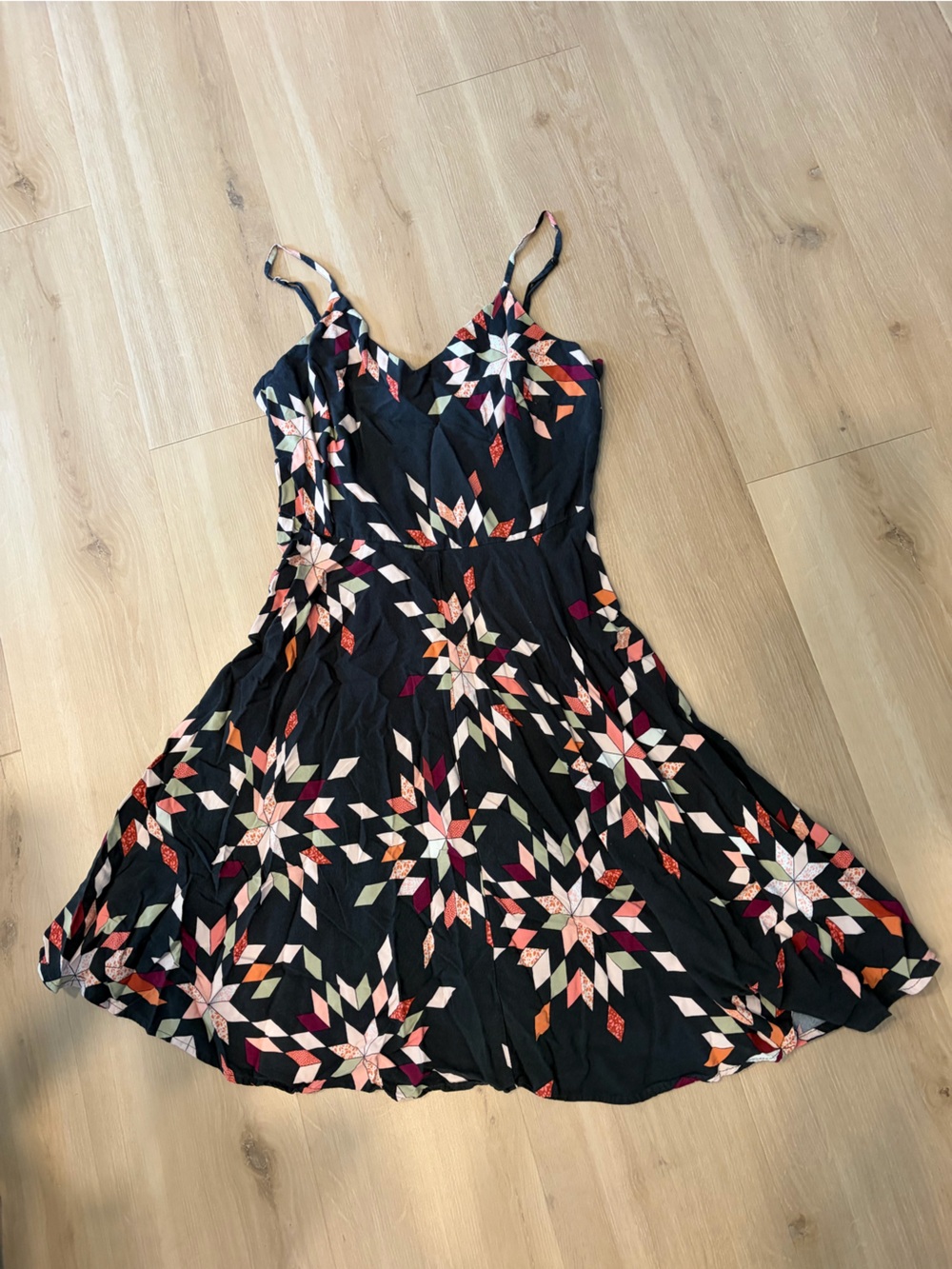 GAP Black Floral Geometric Spaghetti-Strap Dress